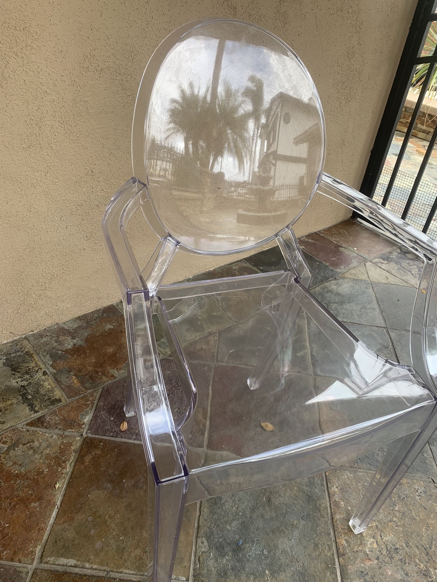 Clear Acrylic Ghost Chair With Arms 