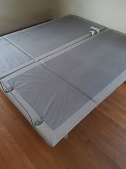 Tempur-Pedic Adjustable base With Remote (Bed)