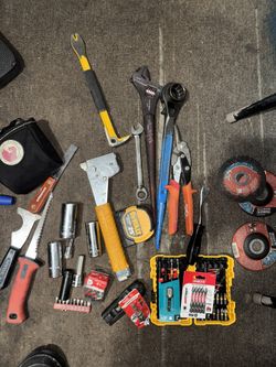 Mix Of Hand Tools Bundle