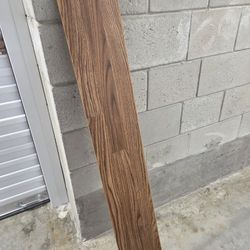 Approximately 400 Sq Ft Of Laminate Flooring