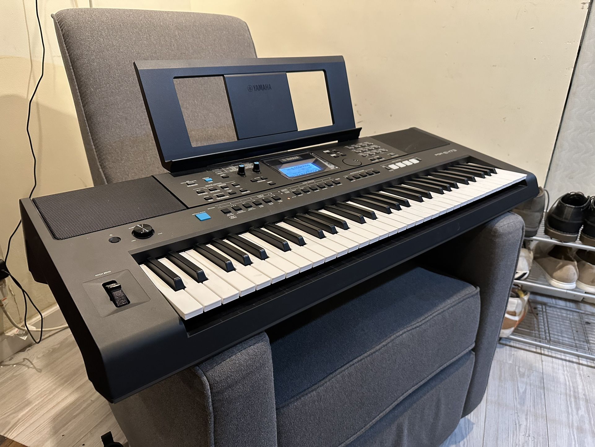 Yamaha PSR-E473 Keyboard