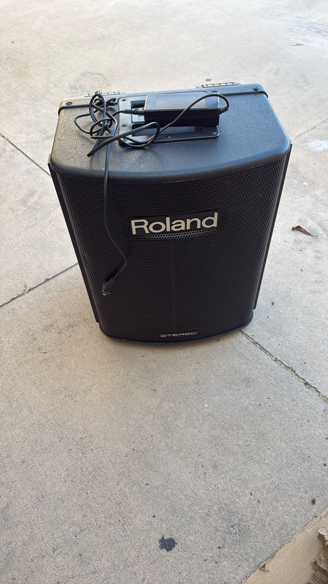 Roland BA-330 Stereo Battery Power/ Standard Power Multi Channel Amp