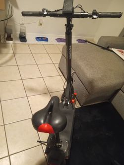 Roveron ledger scooter with seat