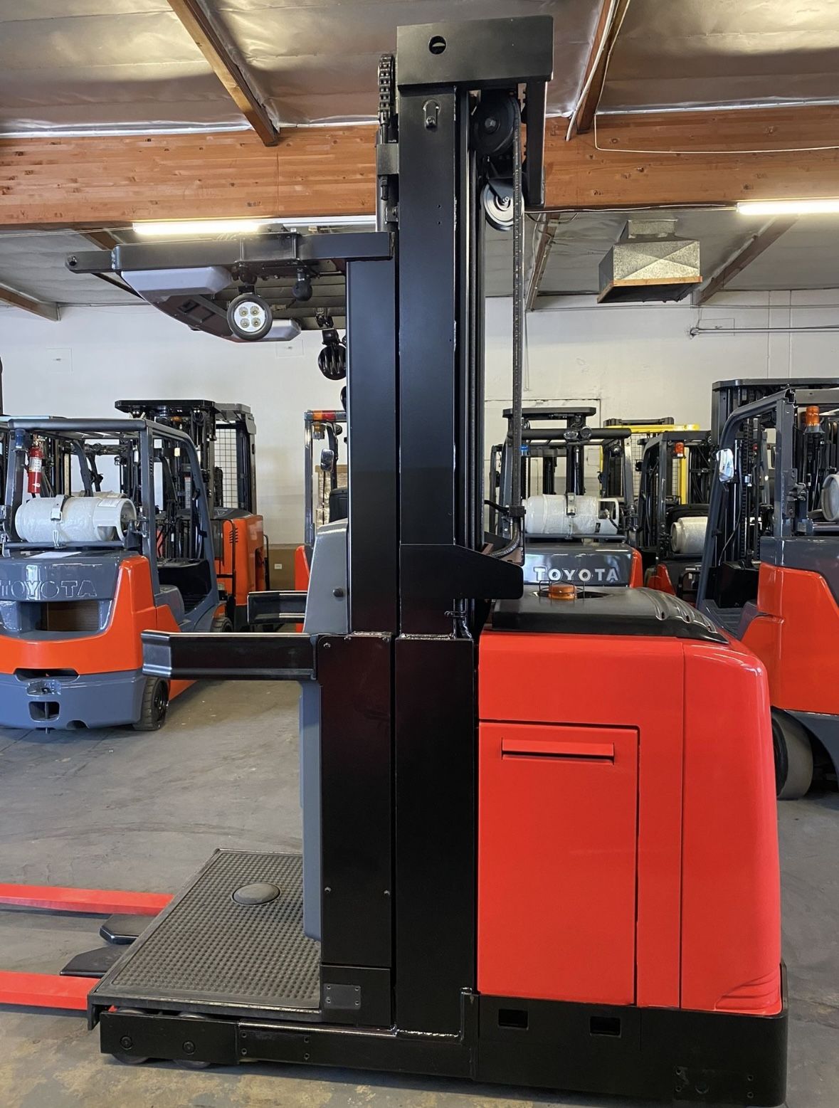 2017 Raymond Orderpicker Forklift