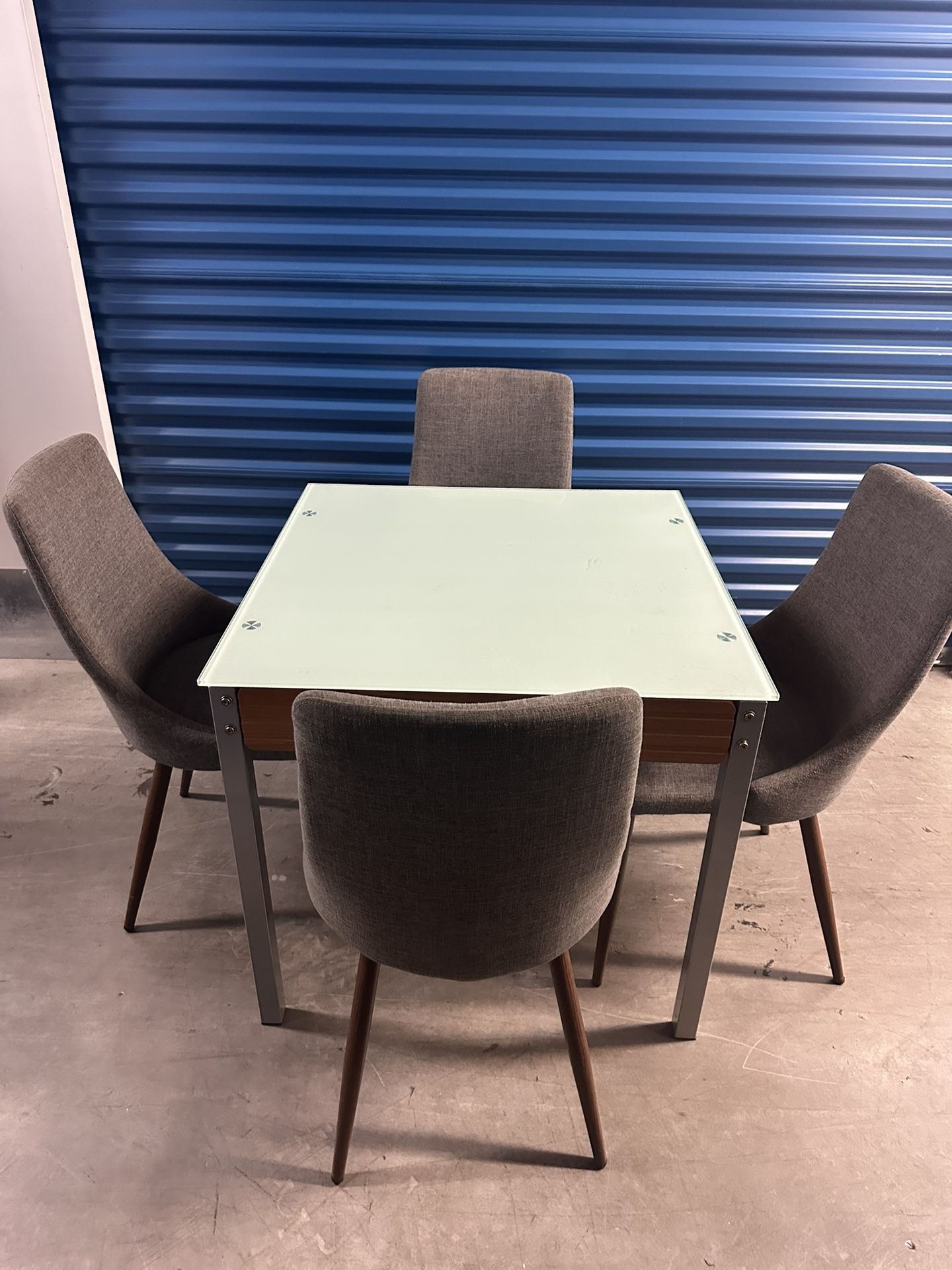 Dinning table