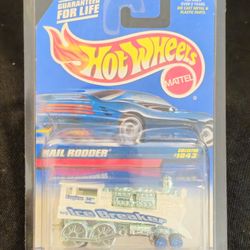 Hot Wheels Hot 🔥 🛞 $10 Rail Rodder Ice Breaker , Protective Display Case Included 