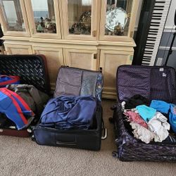 Used Clothes Diff Sizes, Mixture Read Description 