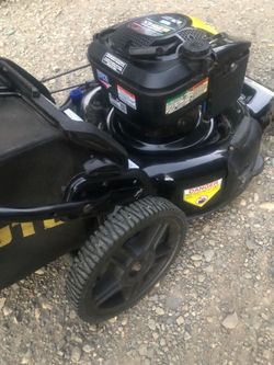 Like new 22 inch self-propelled lawnmower