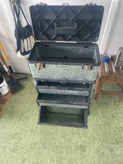 Stanley rolling tool chest