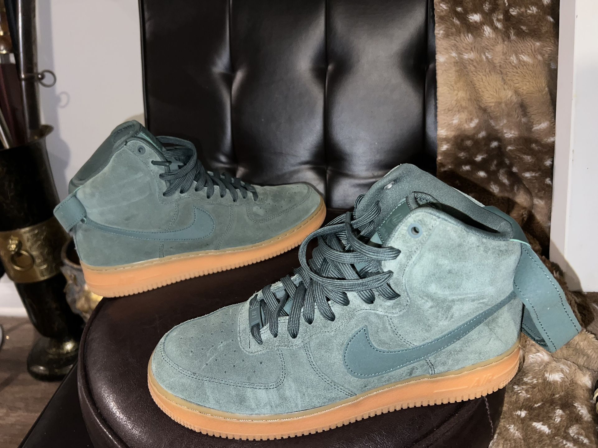 NIKE AIR FORCE 1 HIGH 07 LV8 SUEDE VINTAGE GREEN SZ 11.5