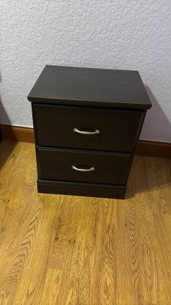 QUEEN BED WITH NIGHTSAND