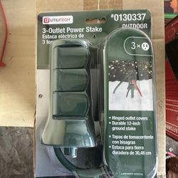3-Outlet Outdoor Power Stake