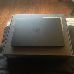 Razer Blade Stealth 13.3" 4K Touch “512GB” Intel Core i7 10th Gen. MX150