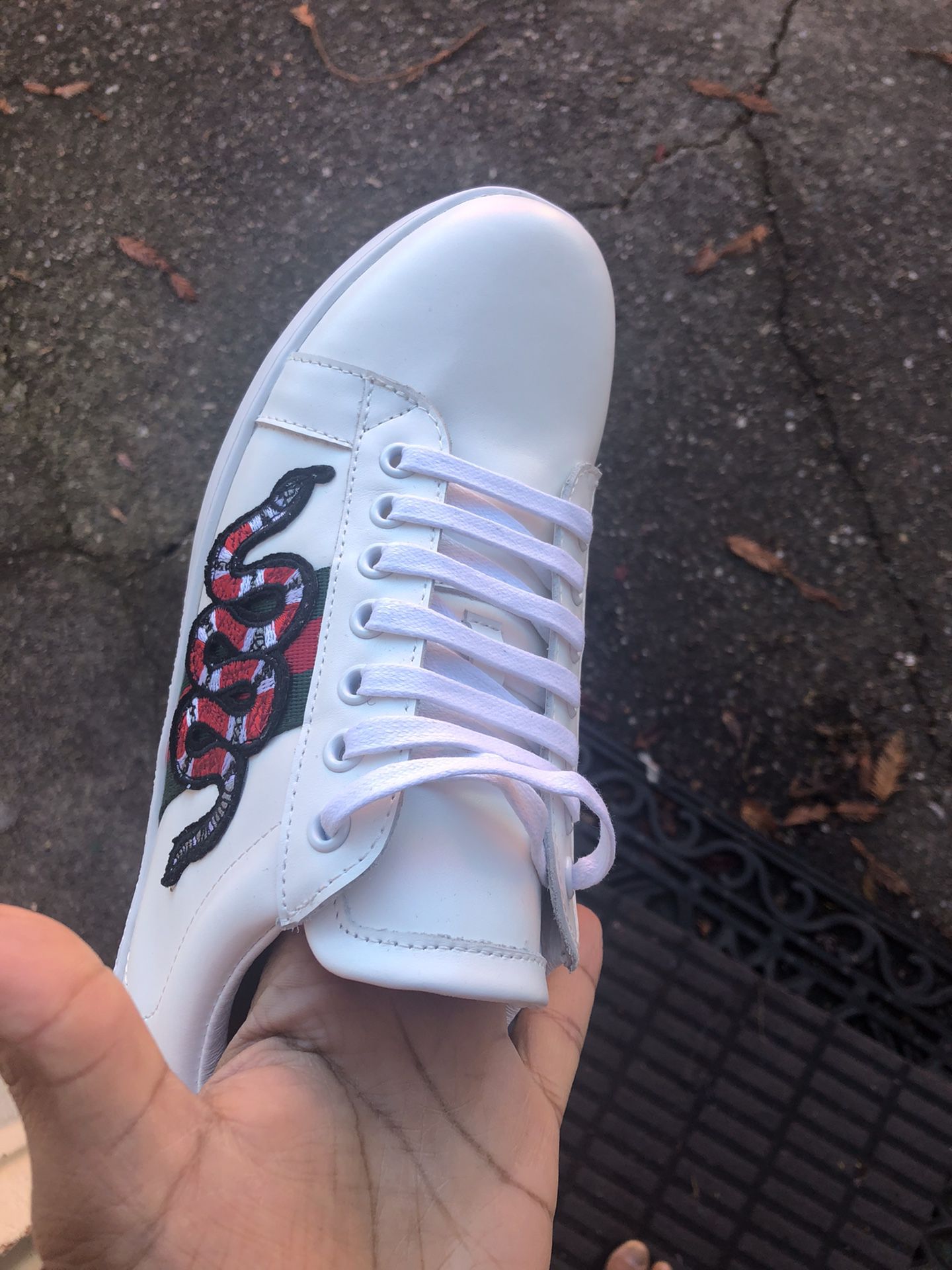 Gucci white leather sneakers Sunday sale