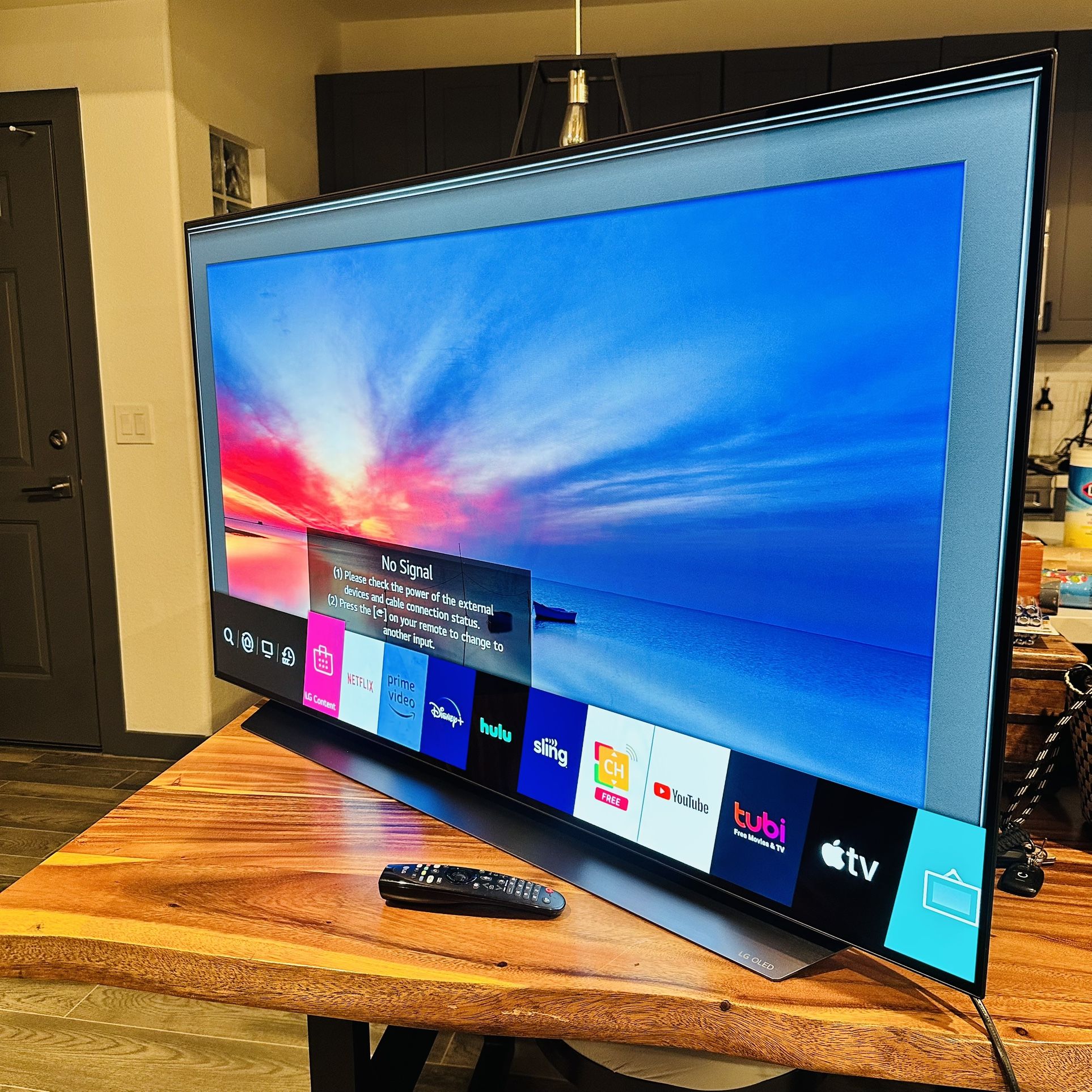 L/G 65” OLED Smart Tv UHD HDR 4k! Wowww!!