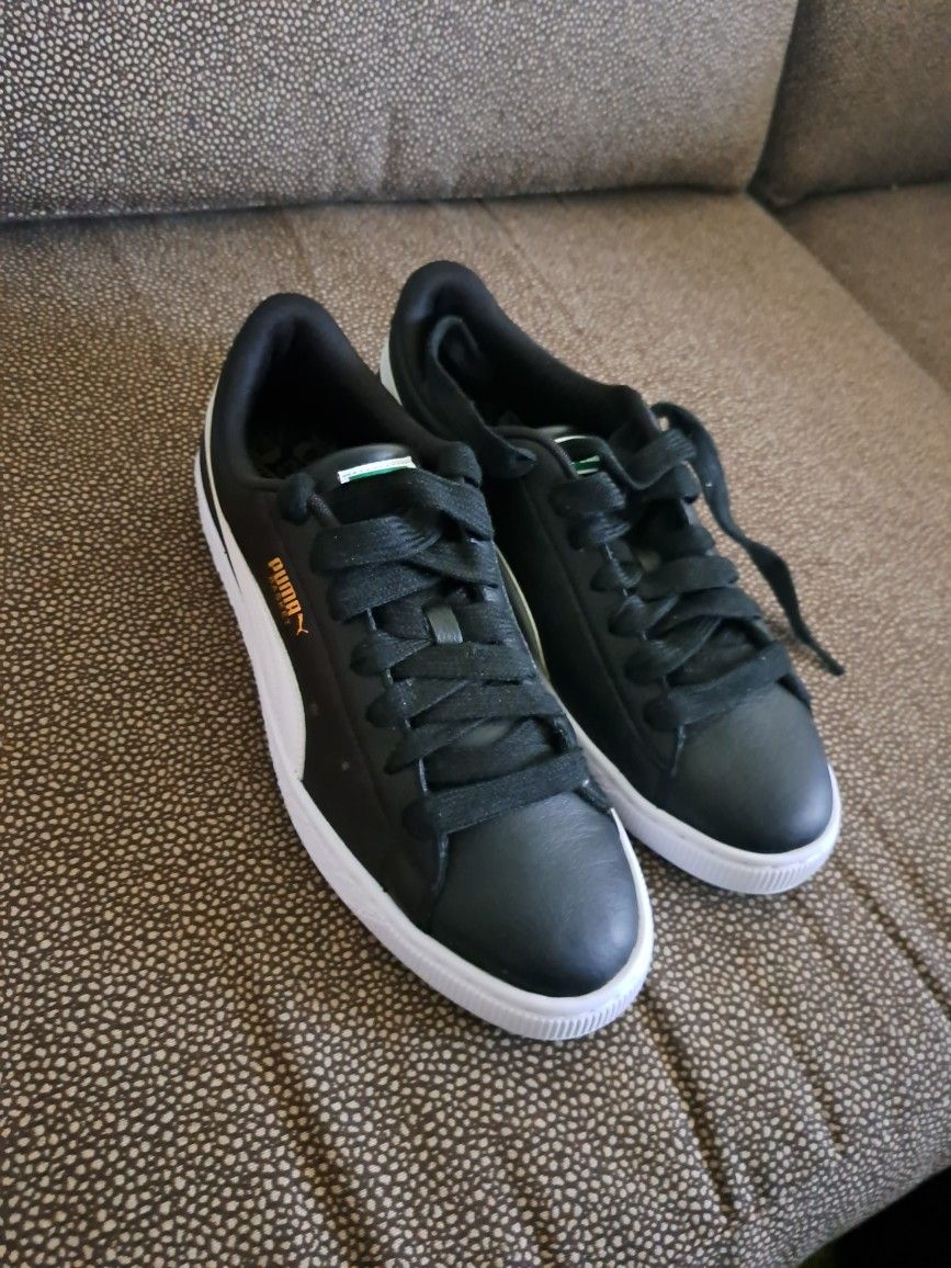 PUMA CLASSICS LFS BLACK WHITE
| SIZE 10.5