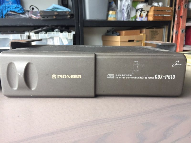 Pioneer CD multi disc player CDX -P610