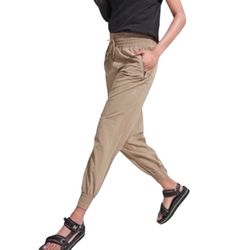 ATHLETA Tan Khaki Pull On Camden Jogger Pants Style 486192-02 Sz 6   Get ready for any season with these stylish Athleta jogger pants in a versatile t