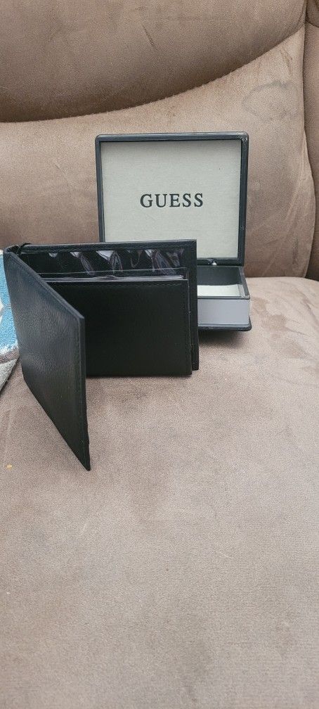 New Guess Wallet