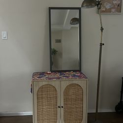 Cabinet / Lamp / Mirror 