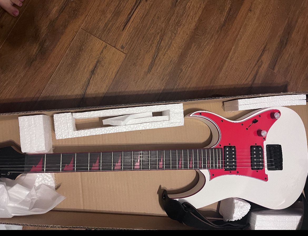 Ibanez Gio Series GRG131DX-WH 6 String Right Handed Electric Guitar-White