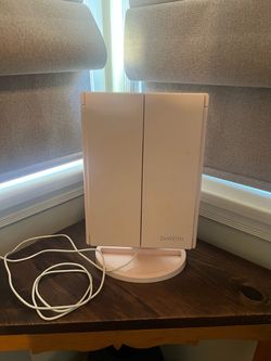 Makeup Mirror Light up/Rechargeable
