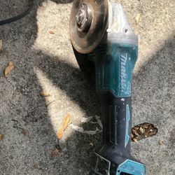 Makita 18v 4-1/2 in. Angle Grinder Tool Only

