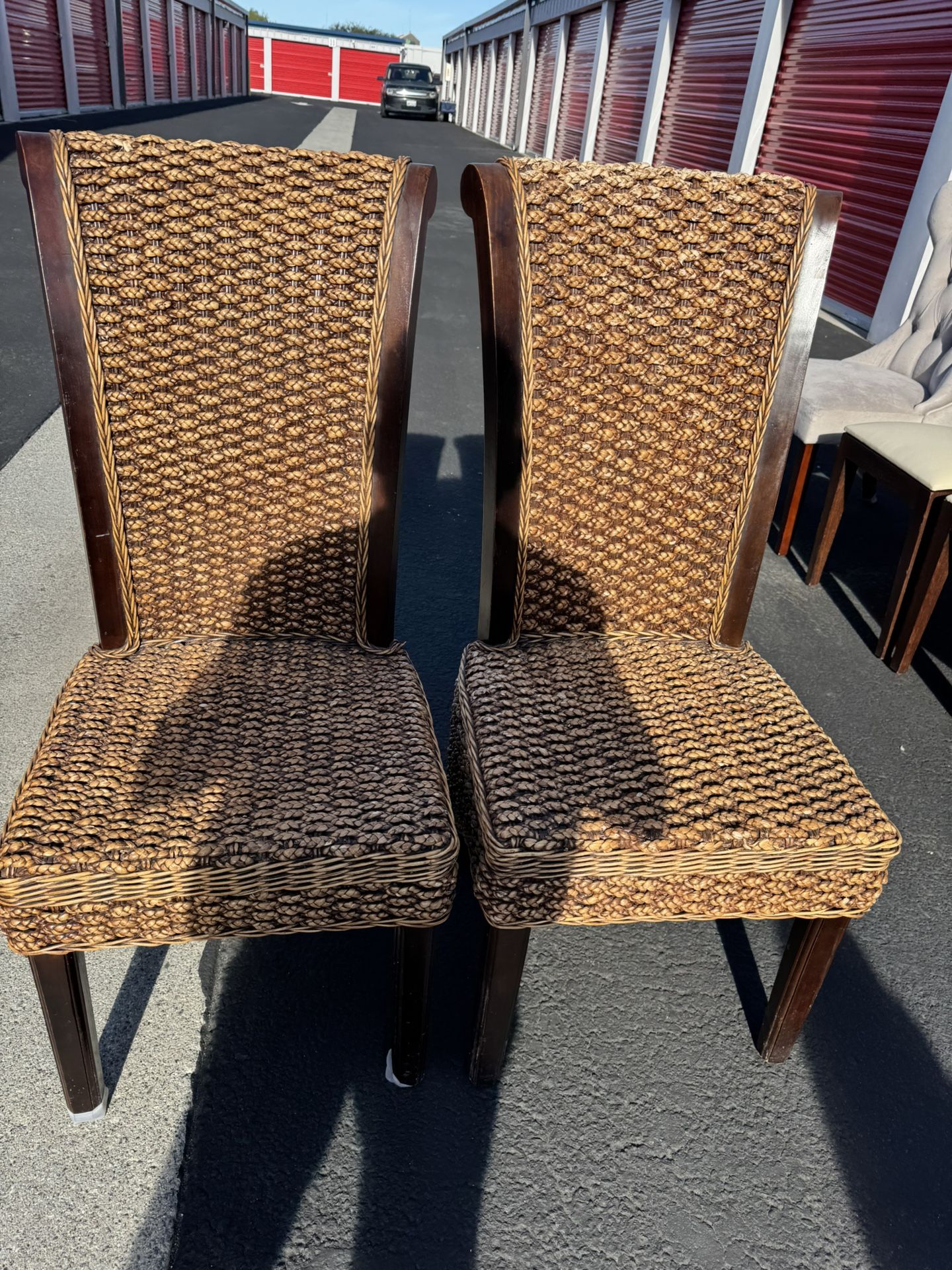 Set of 2 Wicker Dining Chairs - Luxurious Design for Stylish Dining Spaces and More - Brown