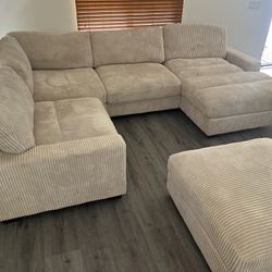 New 5 Piece Modular Sectional Couch! Off White Corduroy! Includes Free Delivery 🚚! 