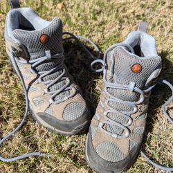 Merrell Women's Moab Hiking Boots Size 7.5