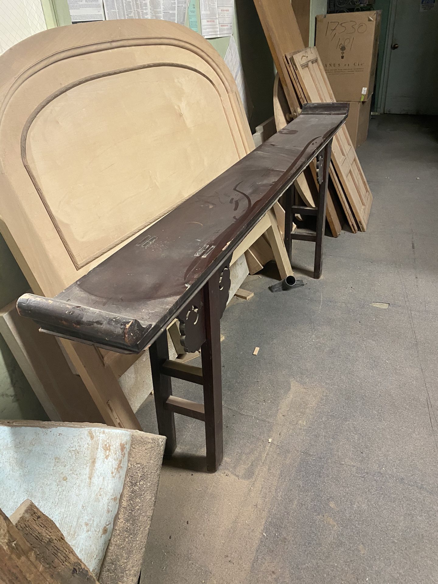 Chi ease table antiques