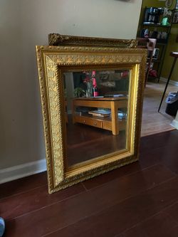 Gold mirror