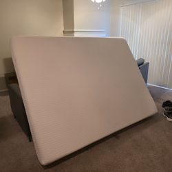 Never Used Queen Mattress – Excellent Condition