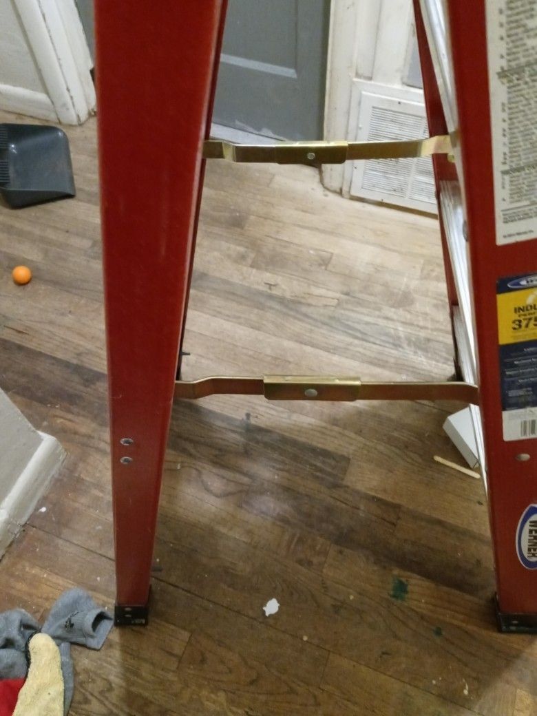 New 4 Foot Werner Folding Ladder Home & Garden