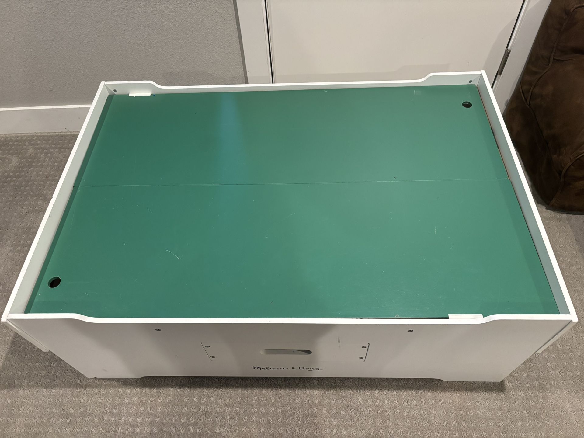 Free kids Lego/building table