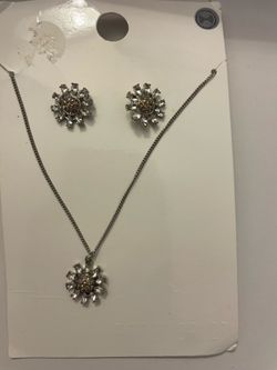Necklace and earrings set