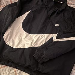 NIKE jacket RUNS BIG (XL)