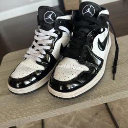 Nike Air Jordan 1 Mid Carbon fiber size 8 1/2 women size 7 in men’s unisex