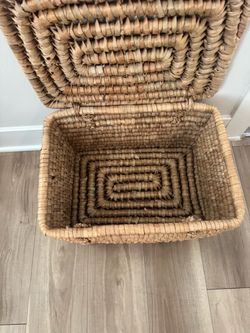 Large Woven Wicker Basket with Lid