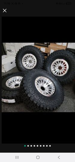 17" KMC KM445 beadlocks w/ 35" Toyo MT Open Country tires