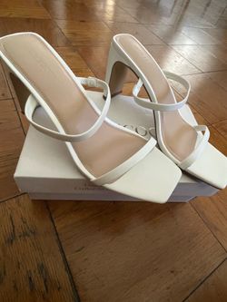 New Cute square front heels 9.5