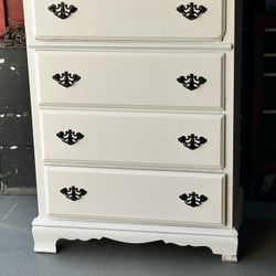 Tall Dresser With 4 Drawers $150