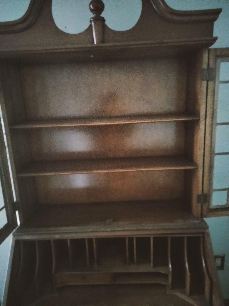 Desk/Dresser