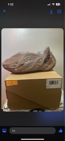 Yeezy foam runner size 5