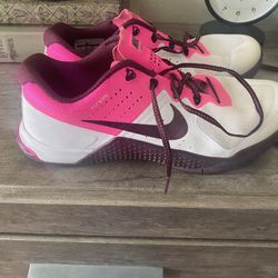 Nike metcons $35