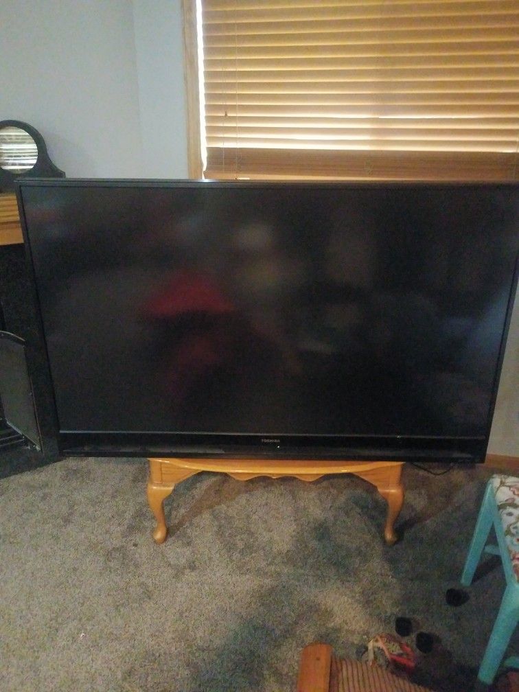 TV 65inches Toshiba