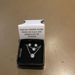 Avon Necklace And Earring Set