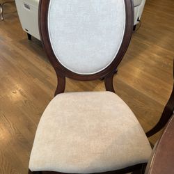 Breakfast/ Dinning Table 