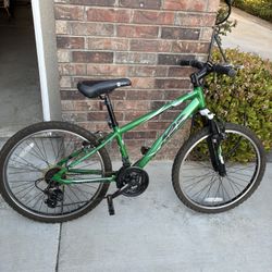 Green 18-Speed Bike – Smooth Ride, Ready for Summer 🚴‍♂️