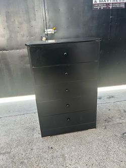 5 Drawers dresser available in different colors